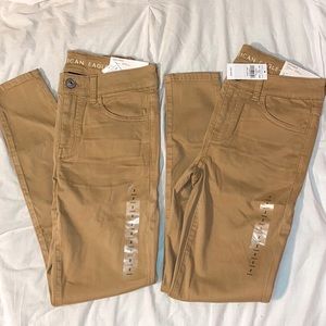 BRAND NEW AMERICAN EAGLE KHAKI JEGGINGS